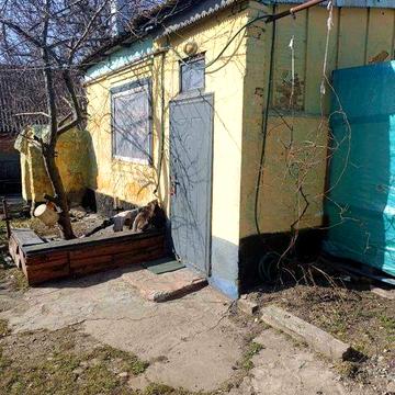 Продаж невеликого будинку біля центрального ринку