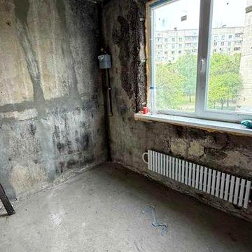 В продаже трехкомнатная квартира по проспекту Героев Харькова 308