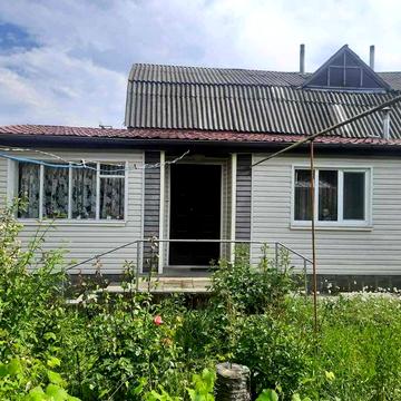 Продається 1/2 будинку в м. Корсунь-Шевченківський