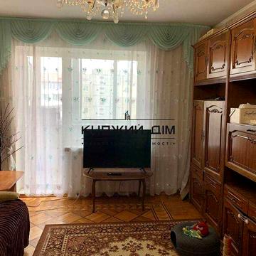 БЕЗ КОМІСІЇ! Продаж метро Харківська 3-кімнатної квартири Код 21147517