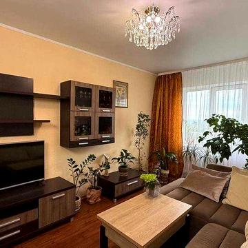 Продам видову трикімнатну квартиру 65.7м². Р-н Північний