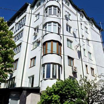 Центр Шикарна 3 к кв 165м,2пов.