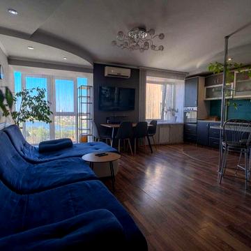 Продаж 2 кімнатної квартири з ремонтом в Центрі