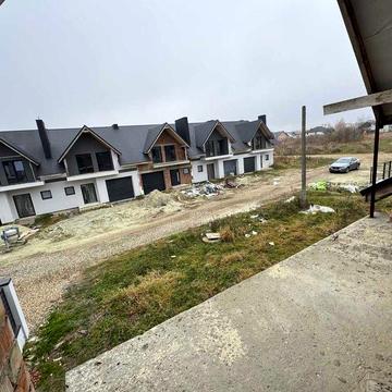 Продаж котеджу з газом та гаражем у м. Самбір на вул. Грушевського