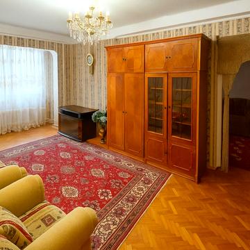Оболонський просп., 15