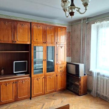 Продаж 2-кім.квартири проспект Чорновола ,2лінія від дороги ,затишна.