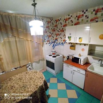 Вячеслава Чорновола вул., 8