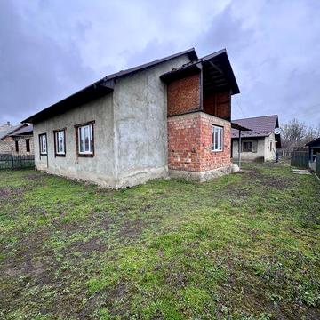 Продається два будинка в м.Сторожинець