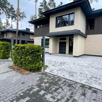 Просторий будинок 248 м² з терасою та навісом у Бучі | КМ “Заграва 2”
