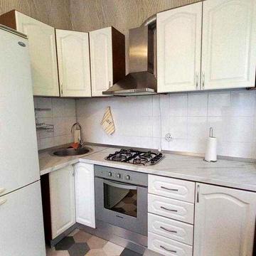 М Коцюбинського 9, 2кімн, роздільна, газ, низький поверх, бойлер м КПІ