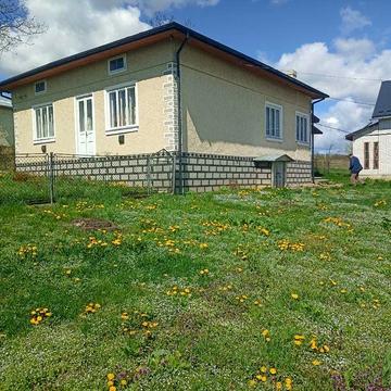 Будинок в передмісті Долини (Новичка)
