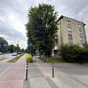 Продам двокімнатну квартиру по пр. Волі