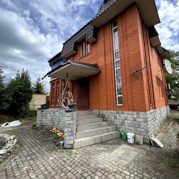 Продам 2-х поверховий будинок в с. Новоселівка