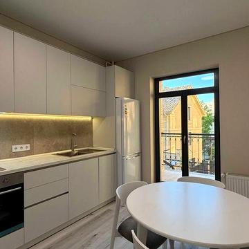 Аренда • 1к кв 43 м² с балконом • ЖК Консул • 10я Фонтана • С животными ОК • Есть место в паркинге