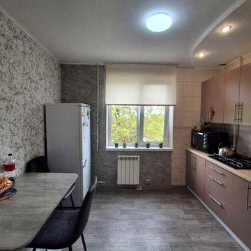 Продам однокімнатну квартиру в центрі м.Фастова, Київської обл