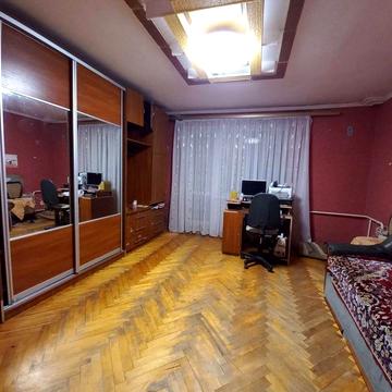 Квартира три кімнати
