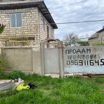 Продаж будинку 166 м² (2 поверхи) з гаражем, ділянкою 6 соток, газом та пластиковими вікнами.