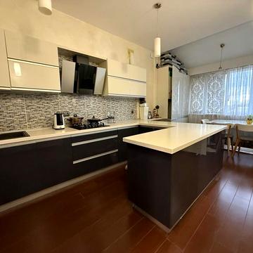 Продам двухрівневу квартиру с.Чубинське ( ваучер,сертифікат)