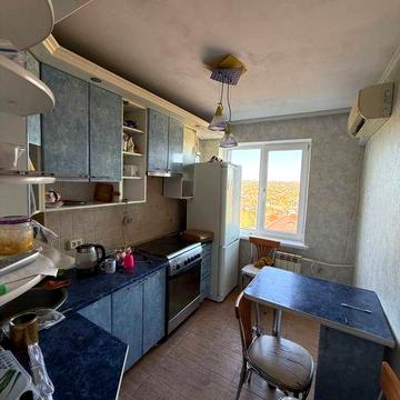 Здаєтся 3 кімнатна квартира в центрально - міському районі .