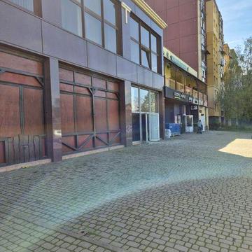 Продається квартирара   простора поруч біля Гімназіїії та маг АТБ