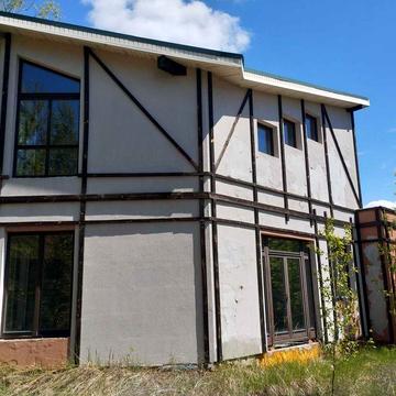 Житловий будинок із землею, загальною площею 396,2 кв.м. Київська обл.