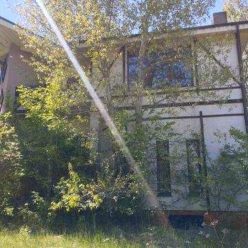 Житловий будинок площею 401,5 кв.м та земельна ділянка, Київська обл.