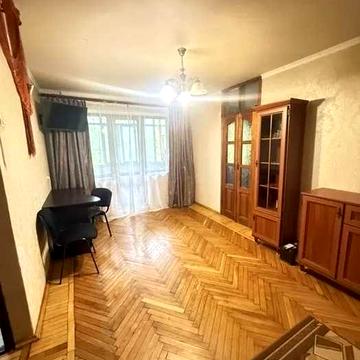 Продам 2 из квартиру м Дворец Спорта ул Каденюка