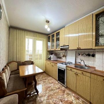 Продаж квартири на вул. Героїв Добровольців (40-й район)!