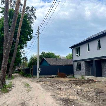 Продам таунхаус у Бучі, ділянка 3,5 сотки!ГАЗ, центральні комунікації.Зручна локація, поруч садочок