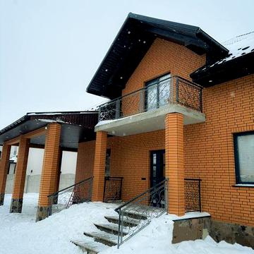 Продаж будинку з ремонтом в місті Рівне, район Червоних Гір