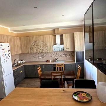 Продаж 3-кімнатної квартири 106 м2 Печерськ Коновальця 36Е