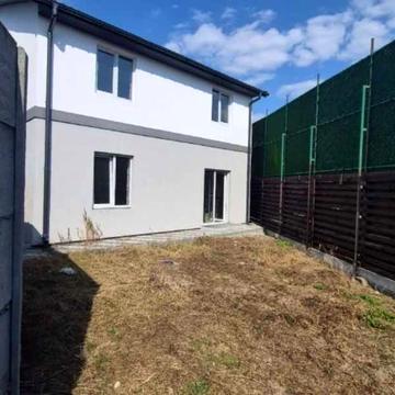 Продається сучасний дуплекс біля Києва