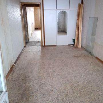 Продам 3- х квартиру 6/9 ,полька,м.Х.Гора 2 минуты 36000 торг