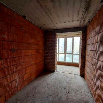 Продам 3 кімнатну квартиру у новому цегляному будинку