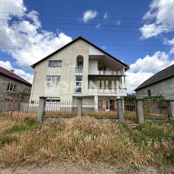 Продається сучасний 3-поверховий будинок у Сасові -228 м² комфорту та простору