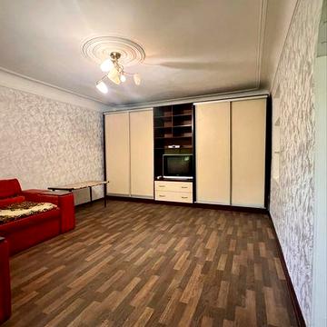 Продам гарну квартиру в приватному будинку