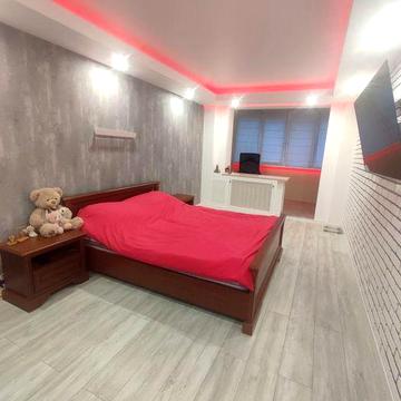 Продам 3 кімнатну квартиру поруч з ТЦ Караван, вулиця Березинська 28