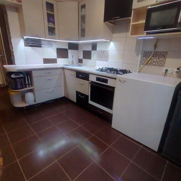 Продам 3 кімнатну квартиру поруч з ТЦ Караван, вулиця Березинська 28