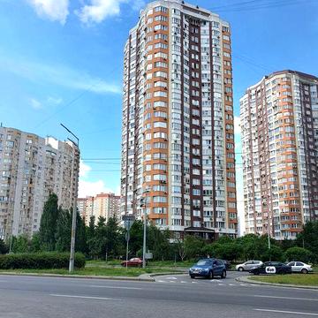 2к, Ахматової 32/18, моноліт, 77м2, ремонт генератор  метро Позняки