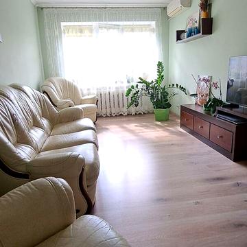 Продаж 3к Квартира Дорошенка Петра вулиця