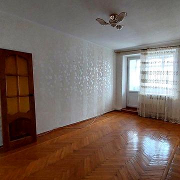 Продам 3-кімнатну квартиру. Вул.Київська,15.