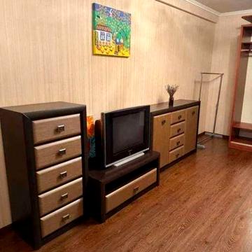Продам  1-кімн. вул. Левка Лукяненка  33 м2 - м. Мінська