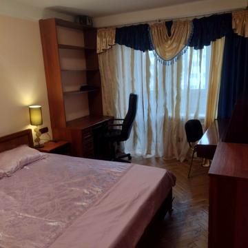 Лесі Українки бульв., 5