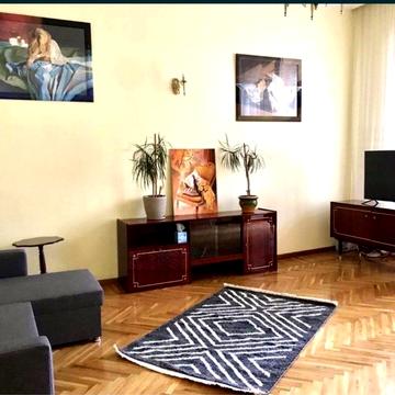 центр города, 2х  ком квартира, горсад