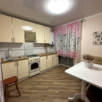 Оренда однокімнатної великої квартири р-н базару