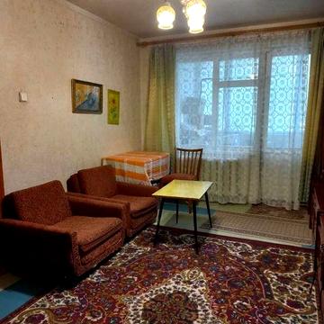 2 кімнати, 1 поверх, лоджія. Квартира на Перемозі 5