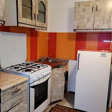 Продам 1 км.кв.вул.Симоненка АТБ,центральне опалення,бойлер,жилий стан
