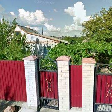 Продається будинок із земельною ділянкою