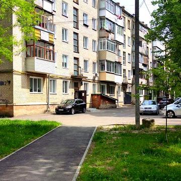 = продам двокімнатну квартиру  на Безручка