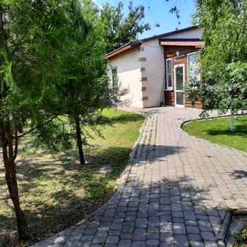 Продам дачу  в Підгородньому  цілорічне проживання, зручності